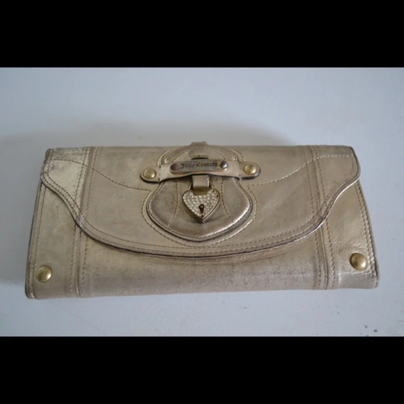 Juicy Couture Handbags - Juicy couture wallet/clutch